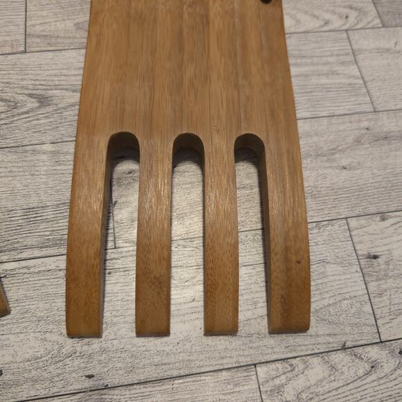 Island Bamboo Salad Hands Set of 2 – Natural Wood Claw Servers Tossing Tools - Picture 7 of 10